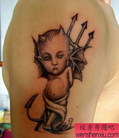 纹身秀图吧推荐一幅大臂天使恶魔刺青图案