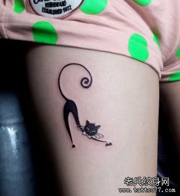 最好的刺青店推荐一幅腿部小猫咪刺青图案