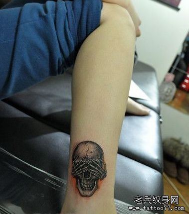 脚踝骷髅头纹身图案