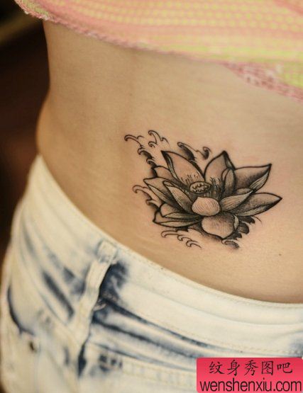 纹身秀图吧推荐一幅女人腰部莲花刺青图案