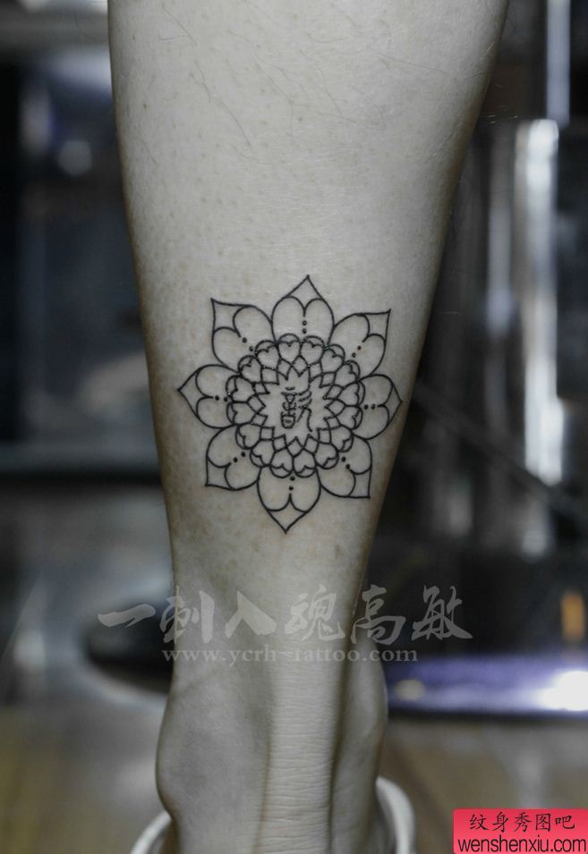 小腿花刺青图案