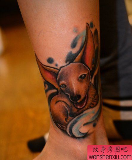 腿部一幅刺青图案