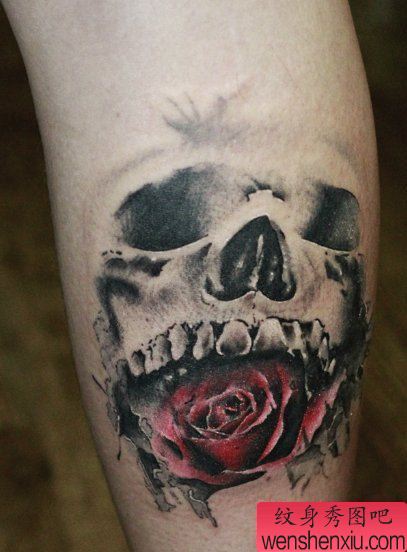 纹身秀图吧推荐一幅腿部骷髅头玫瑰刺青图案