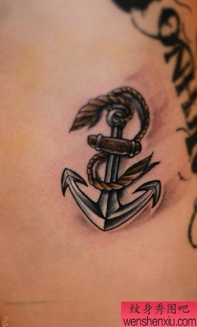 一幅船锚刺青图案