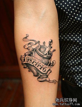 纹身秀图吧推荐一幅手臂爱心字母刺青图案