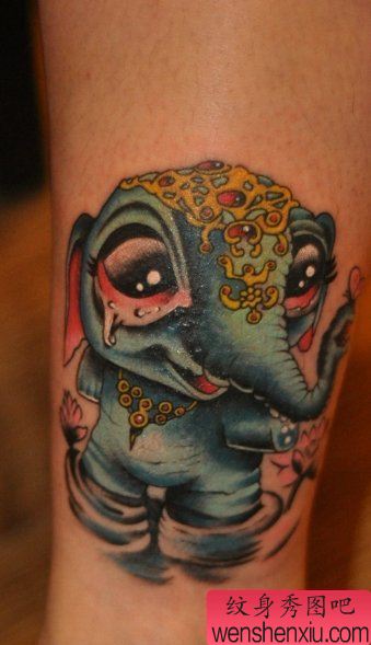 一幅手臂彩色象刺青图案