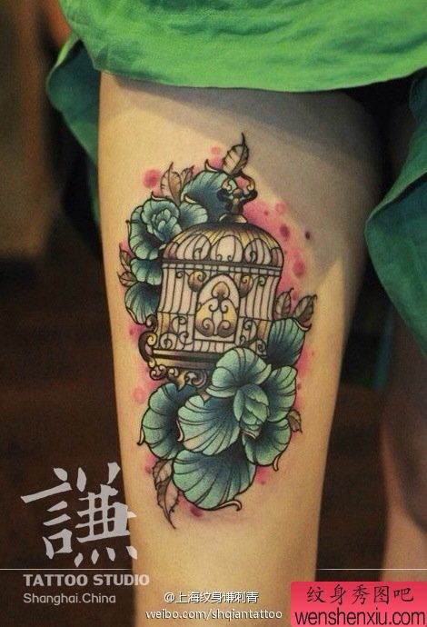 一幅女人腿部彩色个性刺青图案