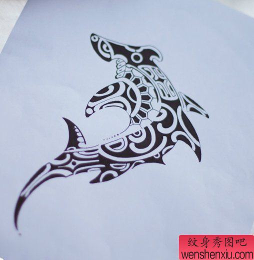 一幅图腾鱼纹身手稿图案