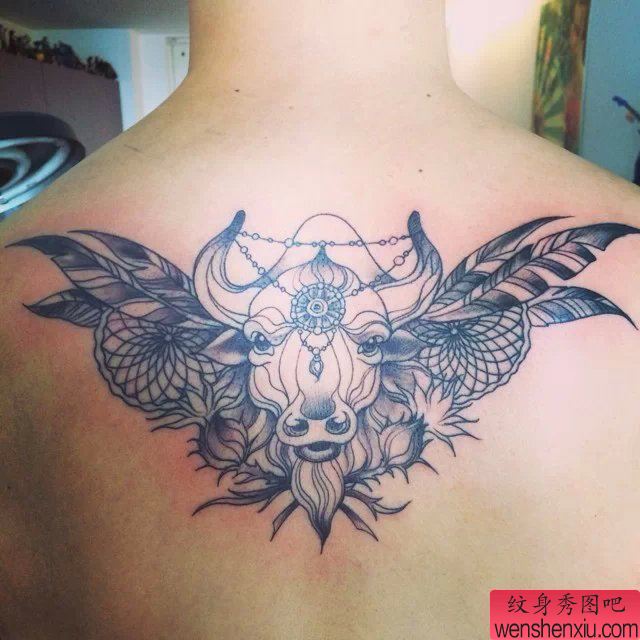 纹身秀图吧推荐一幅羊头翅膀纹身图案