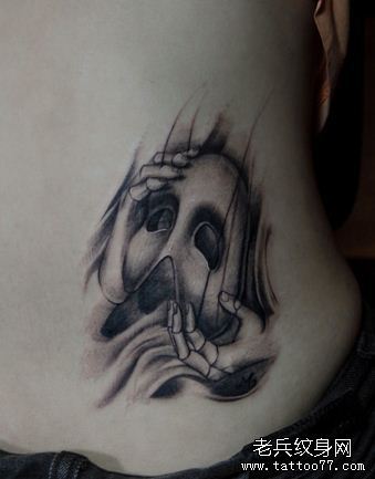 纹身秀图吧推荐一幅腰部面具纹身图案
