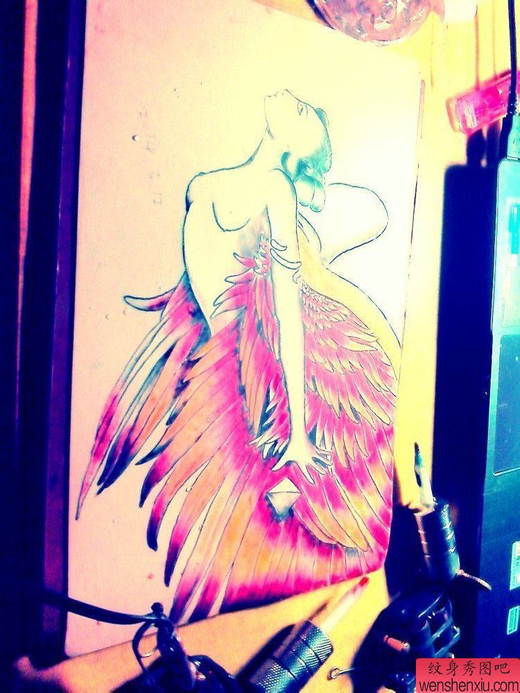 一幅美女纹身手稿图案