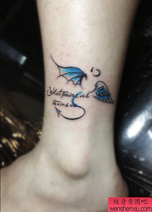 一幅脚踝小天使恶魔翼刺青图案