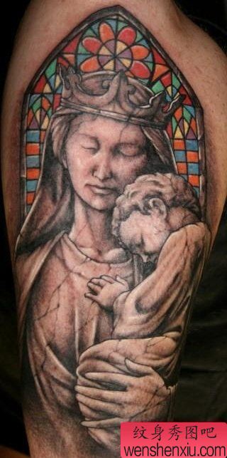 一幅手臂肖像纹身图案