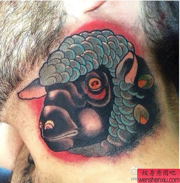 一幅脖子school 绵羊纹身图案
