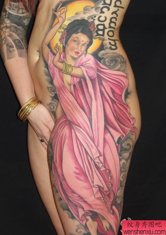 纹身秀图吧推荐一幅侧腰仕女图纹身图案