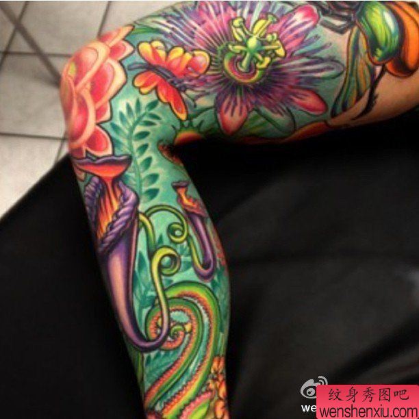 一幅花腿纹身图案