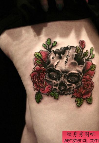 纹身秀图吧推荐一幅欧美骷髅头玫瑰花纹身图案