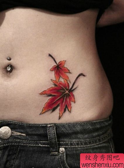 纹身秀图吧推荐一幅女人腰部枫叶纹身图案