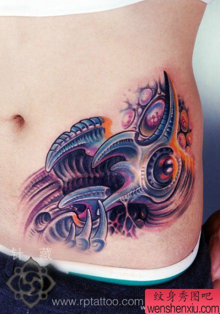 一幅腰部个性纹身图案