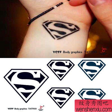 纹身秀图吧推荐一幅黑灰超人标志纹身图案