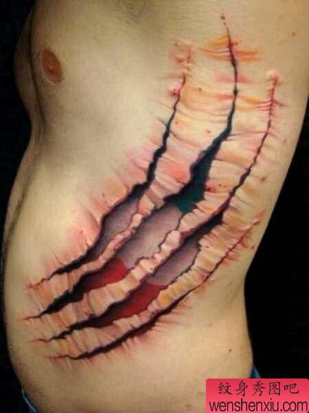 一幅腰部个性纹身图案