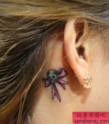 耳后蝴蝶结纹身图案