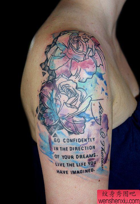 肩背彩色水墨纹身图案