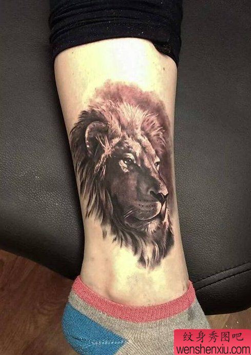 脚踝狮子纹身图案