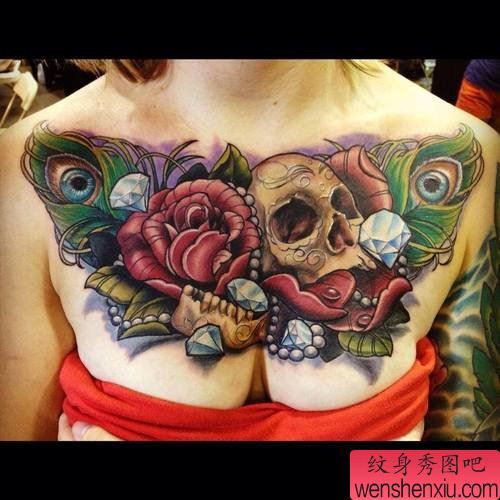 胸部个性彩色骷髅头玫瑰花纹身图案