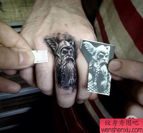 最好的纹推荐一幅手指个性纹身图案