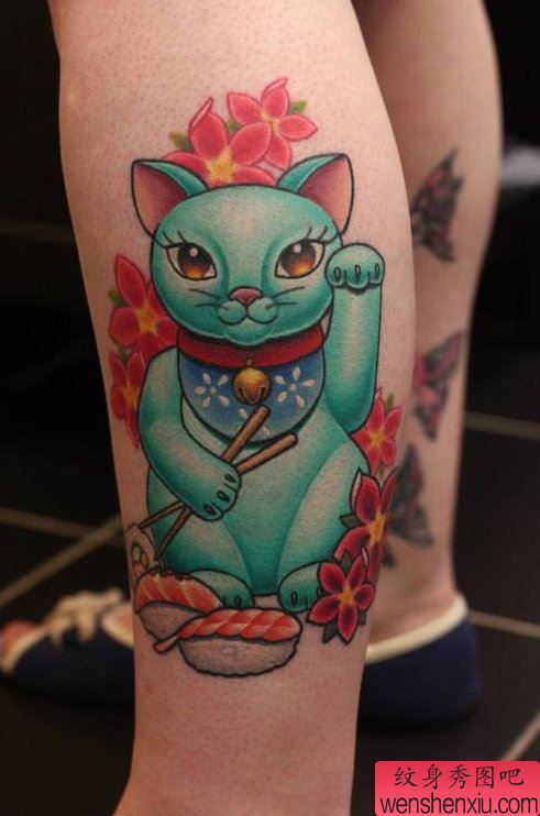 腿部彩色招财猫纹身图案