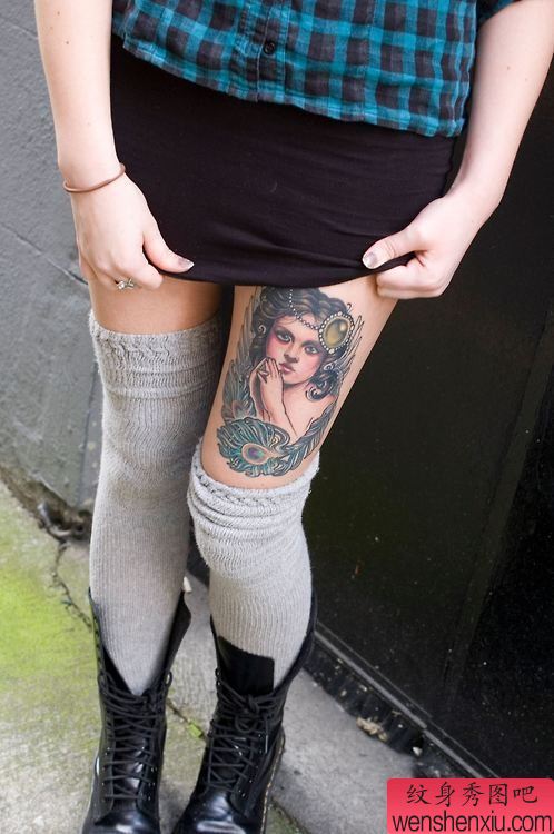 腿部女郎纹身图案