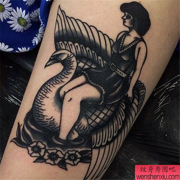 纹身秀图吧推荐一幅个性天鹅少女纹身图案
