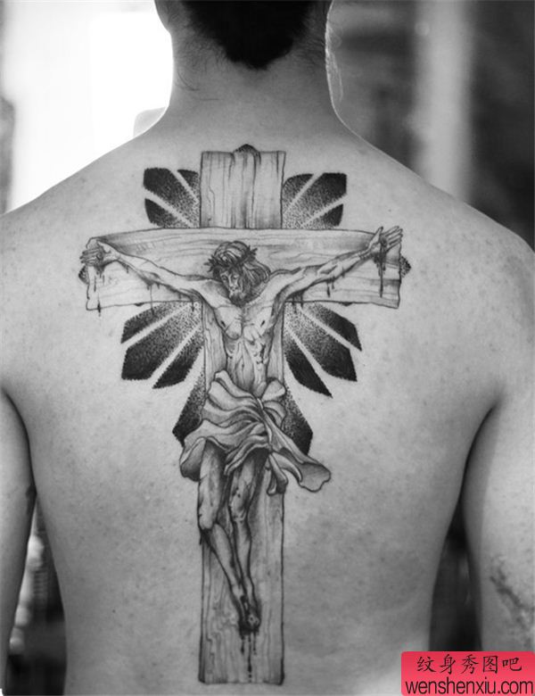 背部救世主耶稣纹身图案