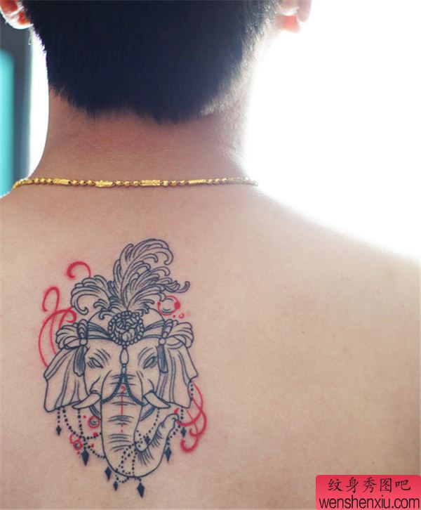 背部抽象象神纹身图案