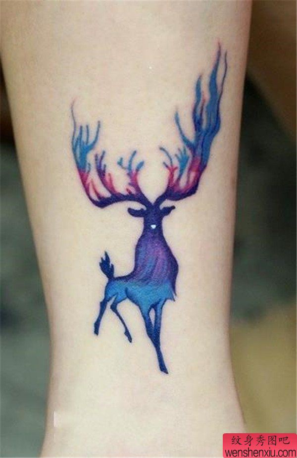 星空小鹿纹身图案