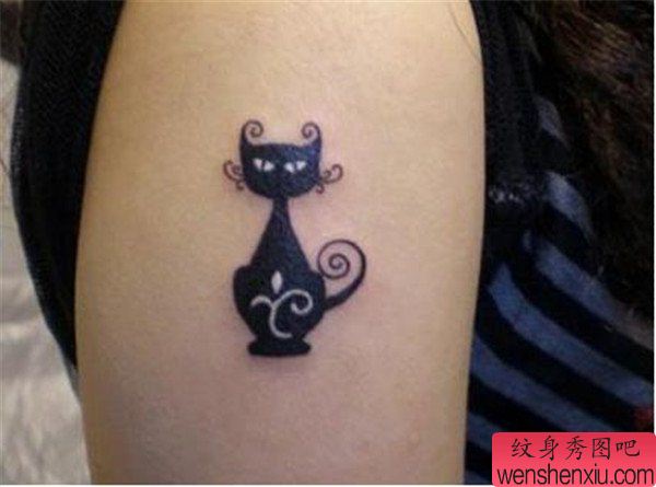 手臂小清新猫咪纹身图案