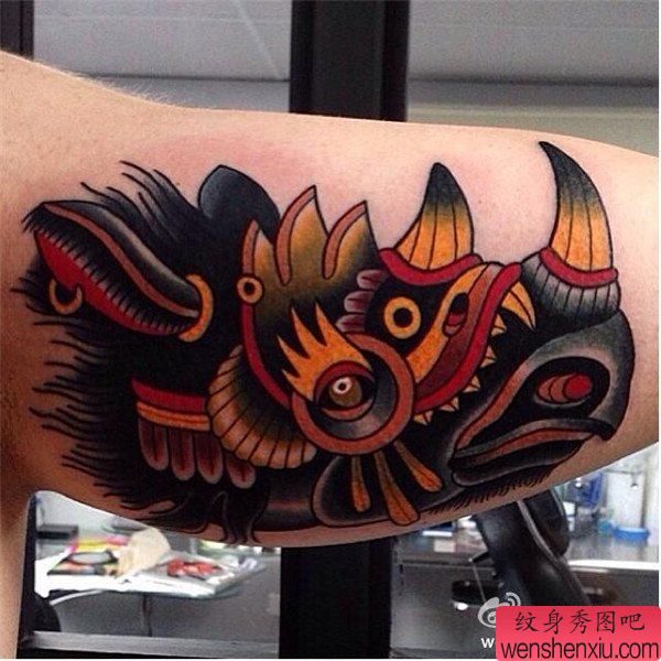 纹身秀图吧推荐一幅手臂school犀牛纹身图案