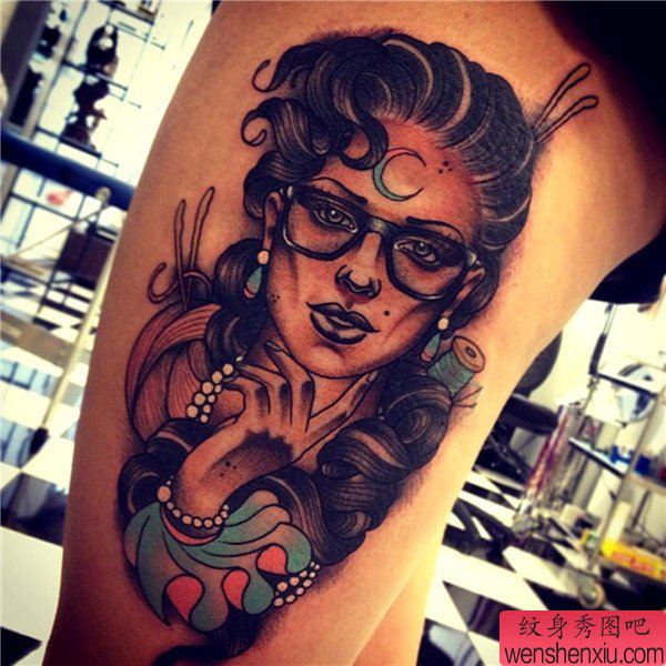最好的纹身馆推荐一幅腿部个性人物肖像纹身图案