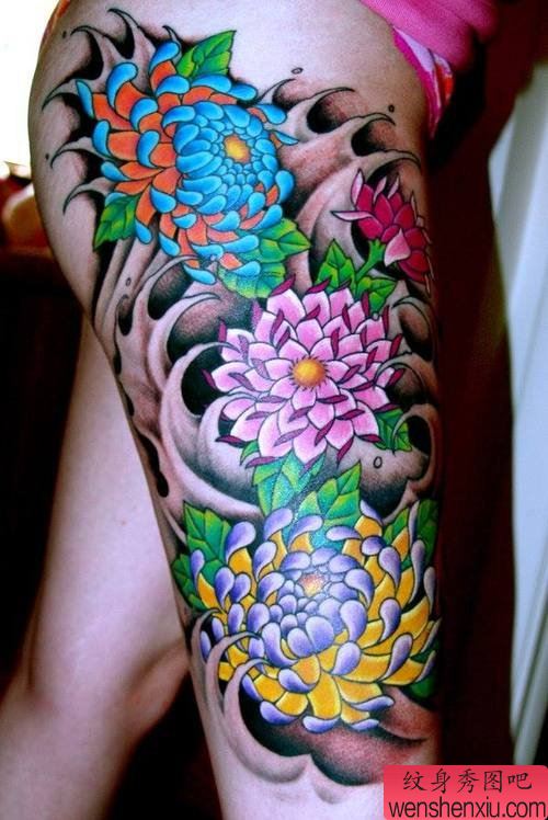 腿部彩色牡丹文身作品