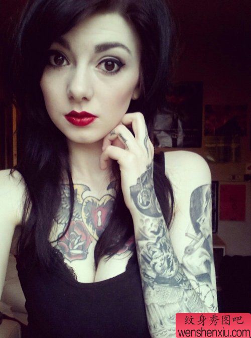 流行女生的花臂文身作品