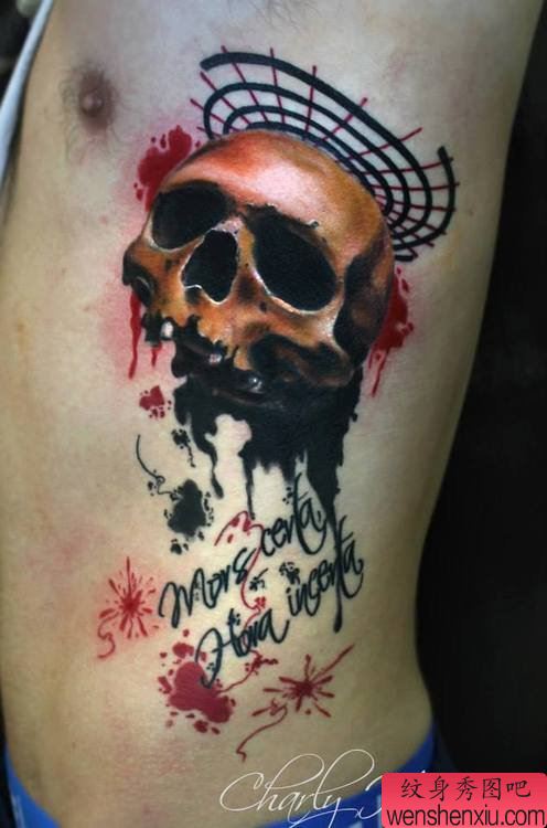 文身秀图吧推荐一幅侧腰创意文身作品