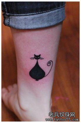 文身秀图吧推荐一幅腿部小猫咪文身作品