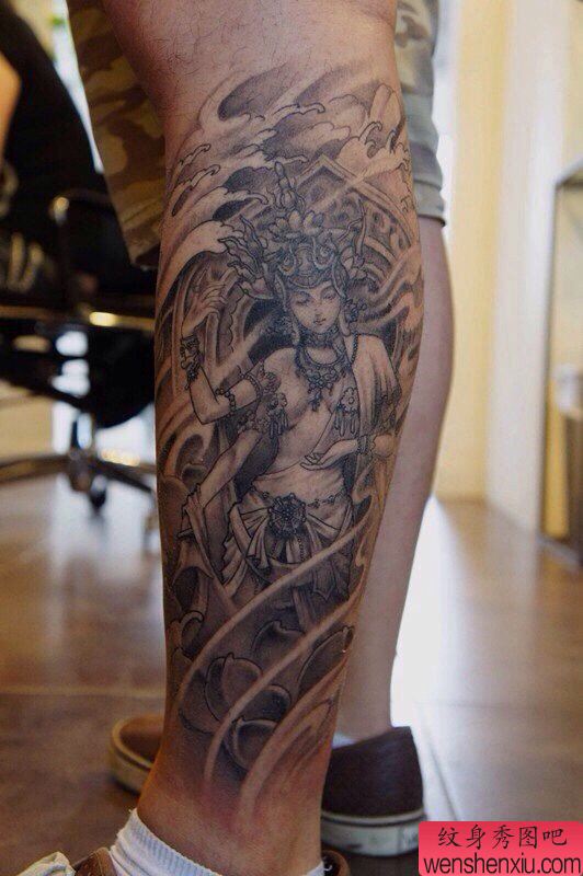 文身秀图吧推荐一幅腿部人物文身作品