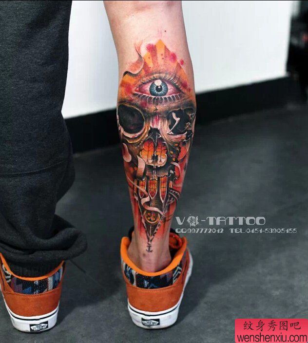 文身秀图吧推荐一幅腿部彩色创意骷髅头眼睛文身作品