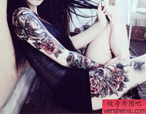 女人花臂花腿文身作品