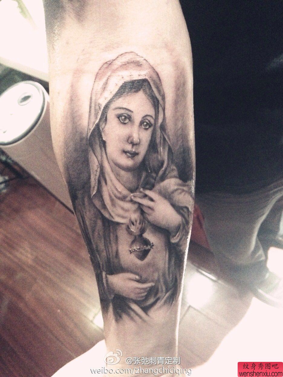 腿部玛利亚文身作品