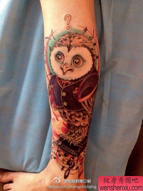 腿部猫头鹰文身作品