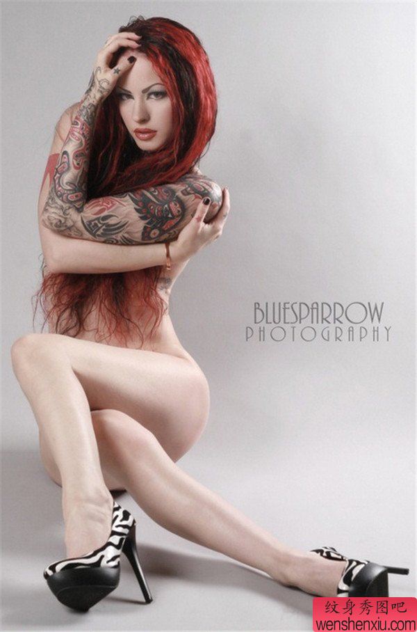 最好的刺青馆推荐一幅女人性感彩色花臂文身作品