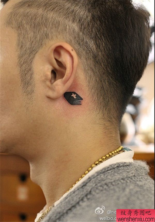 小清新耳后创意文身作品